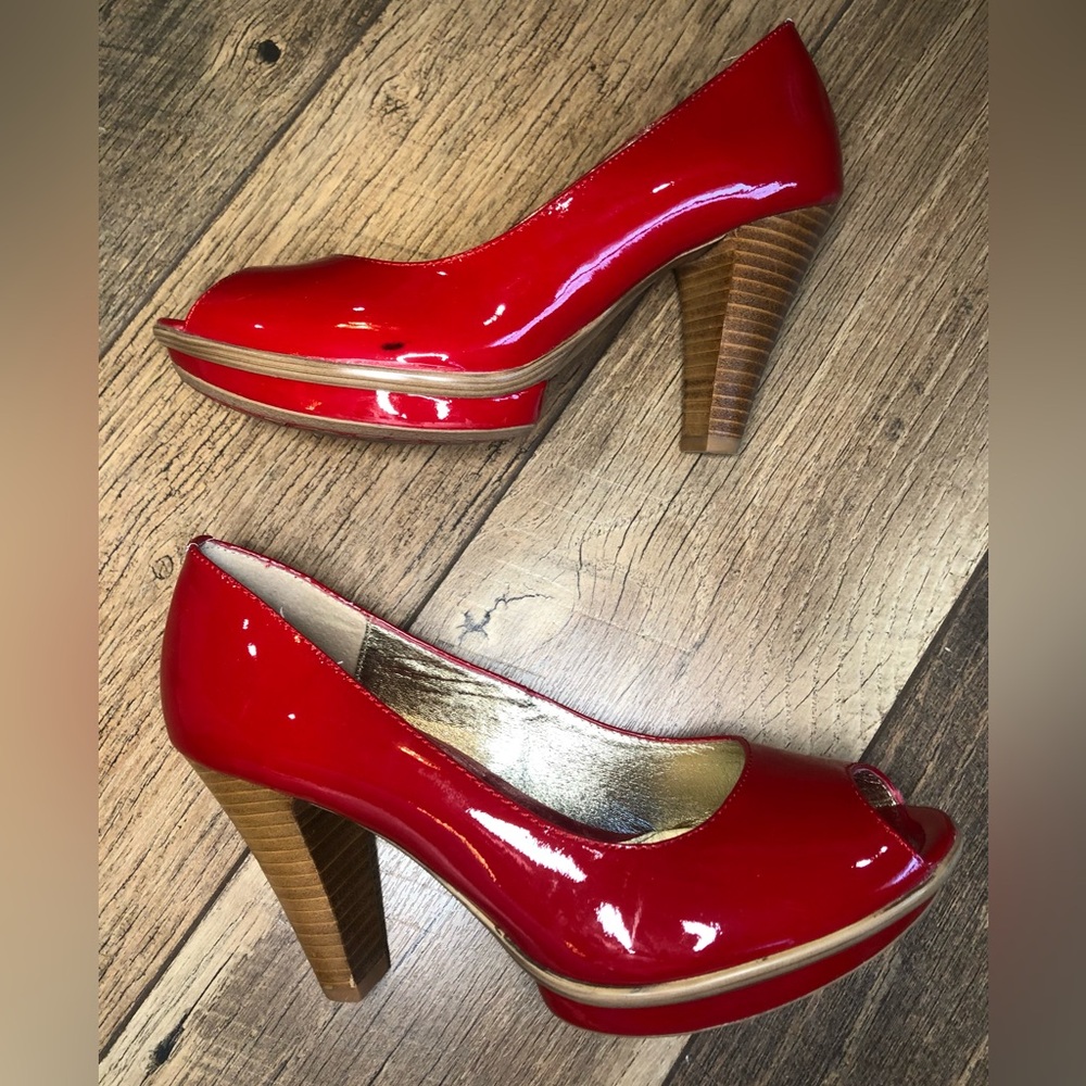 Soft Red Patent Leather Peep Toe Stacked Block Heel Size 8 - Picture 14 of 14